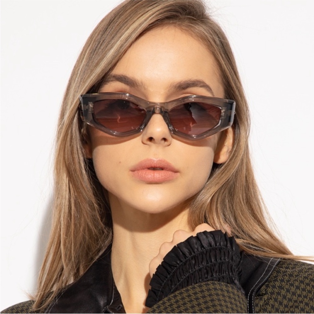 VALENTINO SUNGLASSES NEW IN BOX